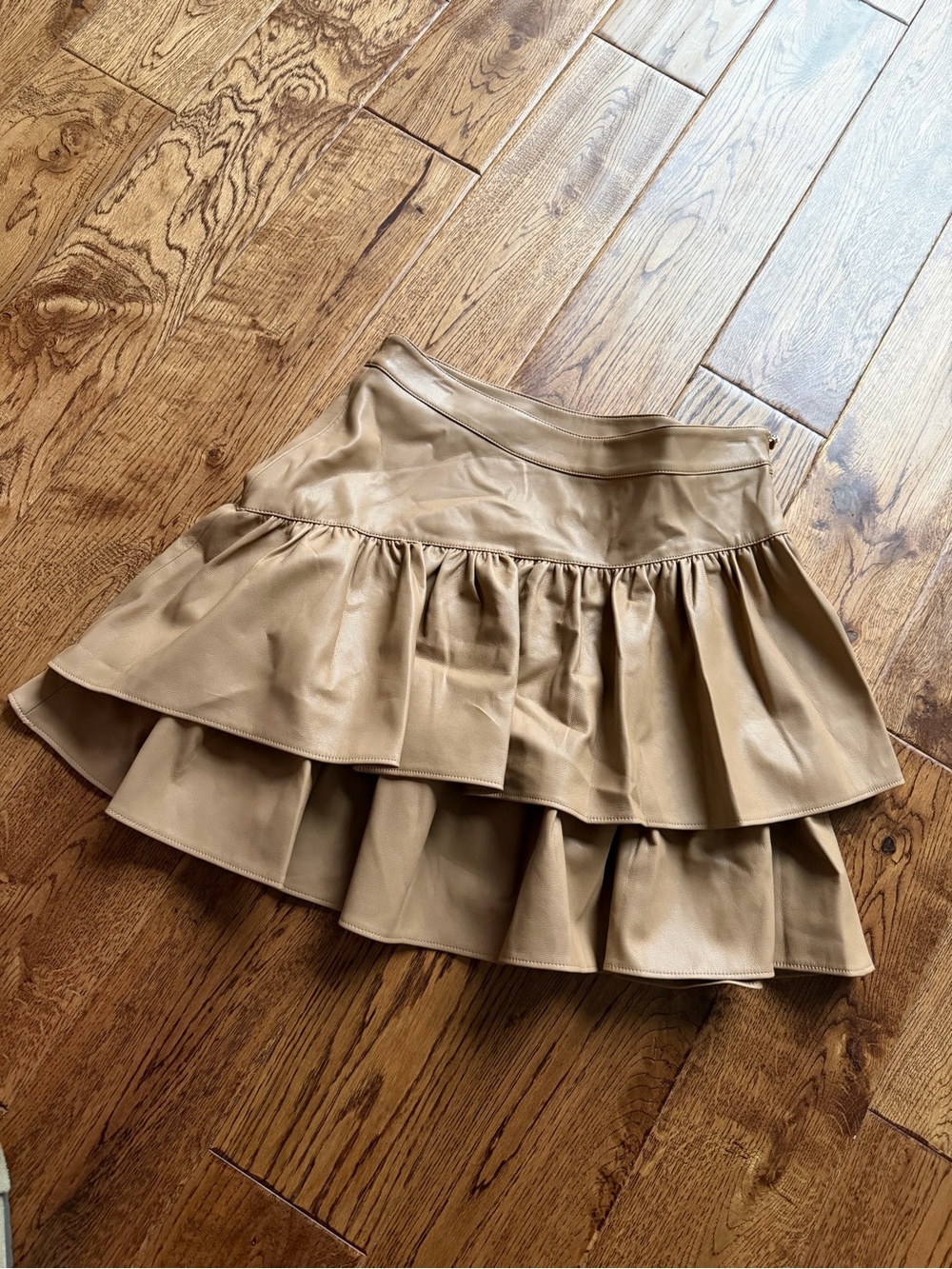 Emily McCarthy Tiered Camel Mini Skirt perfect condition smoke pet free - Size S - Picture 6 of 7